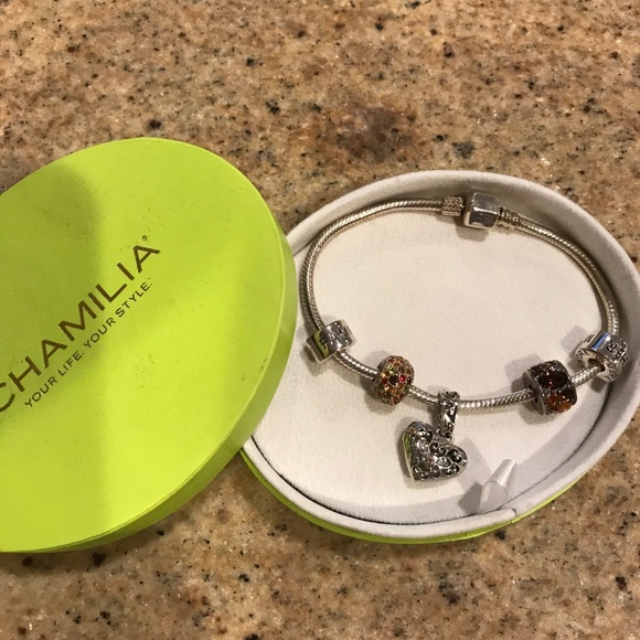A Chamilia Charm Bracelet with 5 Charms - Picture 2 of 4